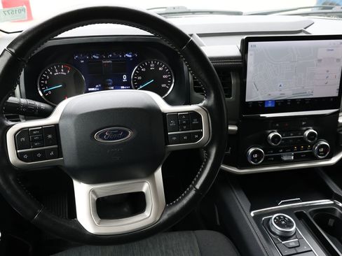 Used 2024 Ford Expedition XLT RWD image 16