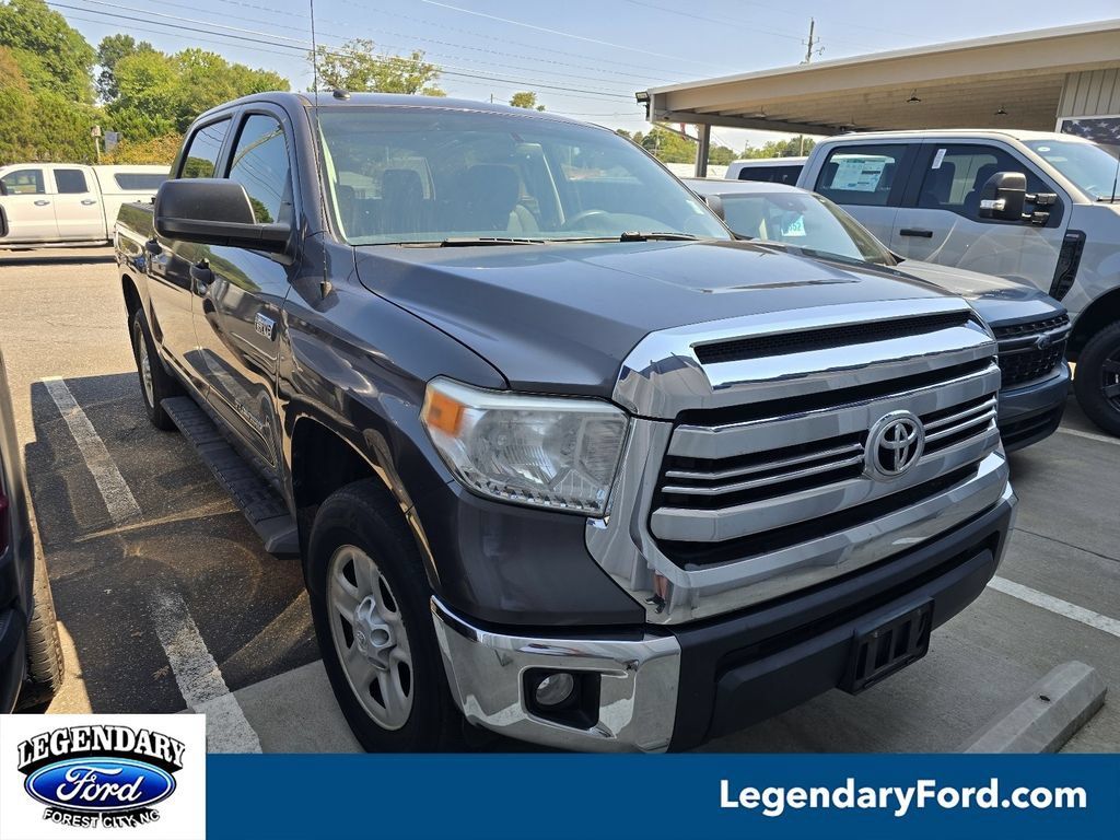 Used 2016 Toyota Tundra SR5 w/ SR5 Upgrade Package AWD/4WD image 2