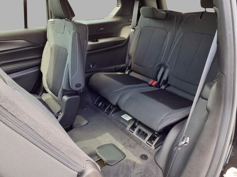 New 2026 Jeep Grand Cherokee L Laredo AWD/4WD image 25