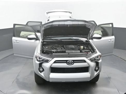 Used 2022 Toyota 4Runner SR5 RWD image 35