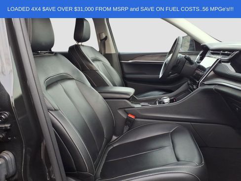 Used 2023 Jeep Grand Cherokee 4WD 4xe image 9