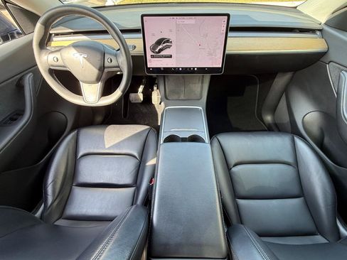 Used 2021 Tesla Model Y Long Range image 9