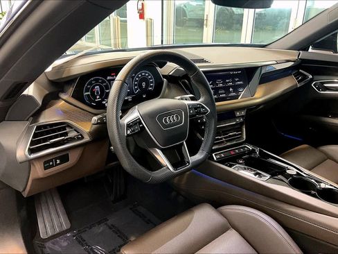 Used 2023 Audi e-tron GT Prestige w/ Prestige Package image 16