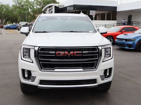 Certified 2024 GMC Yukon XL SLT w/ SLT Premium Package image 3