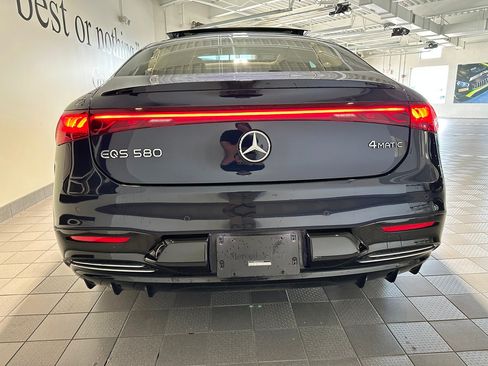 Used 2022 Mercedes-Benz EQS 580 4MATIC Sedan image 5