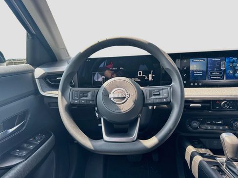 Used 2026 Nissan Kicks SV FWD image 22