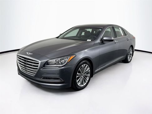 Used 2016 Hyundai Genesis 3.8 image 2