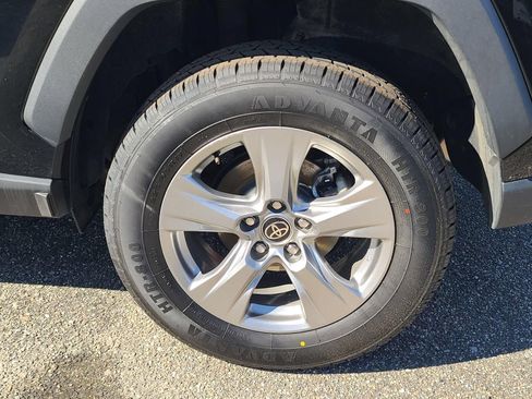 Used 2023 Toyota RAV4 XLE FWD image 33