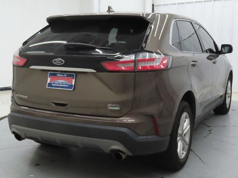Used 2019 Ford Edge SEL w/ Equipment Group 201A FWD image 3