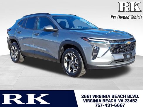 Used 2024 Chevrolet Trax LT w/ Driver Confidence Package image 1