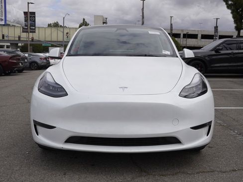 Used 2023 Tesla Model Y AWD image 6