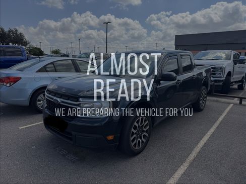 Used 2022 Ford Maverick Lariat FWD image 2
