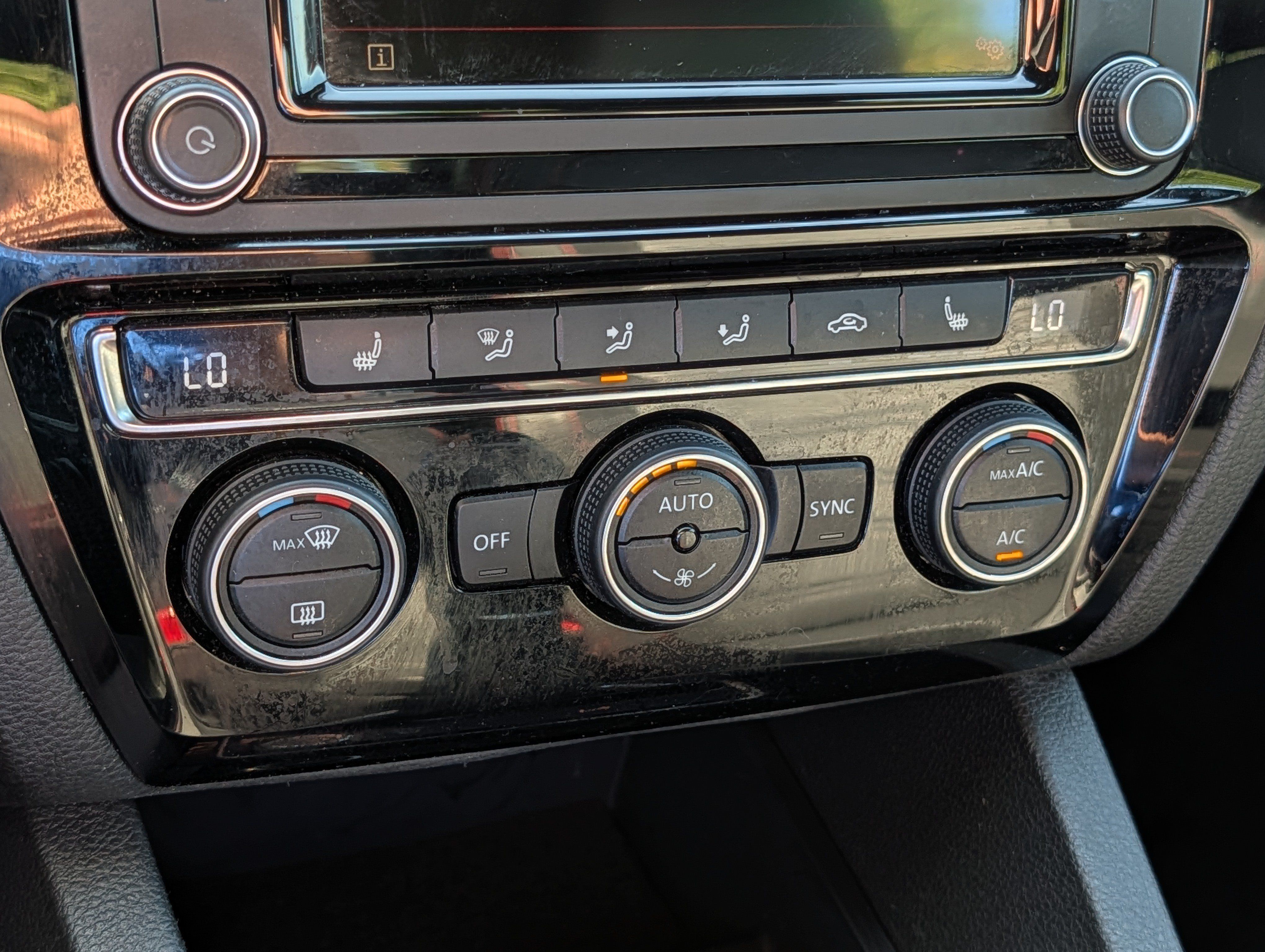 Used 2017 Volkswagen Jetta GLI FWD image 23