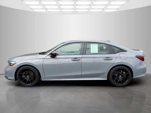 Used 2025 Honda Civic Sport Touring image 3