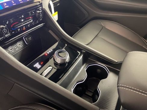 New 2025 Jeep Grand Cherokee Limited w/ Black Appearance Package image 15