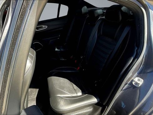 Used 2022 Alfa Romeo Giulia Veloce image 23