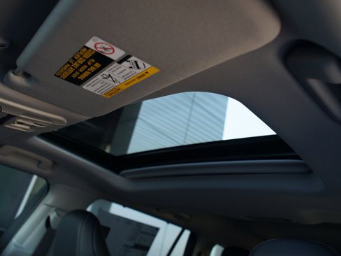 Used 2025 Toyota Highlander Limited image 15