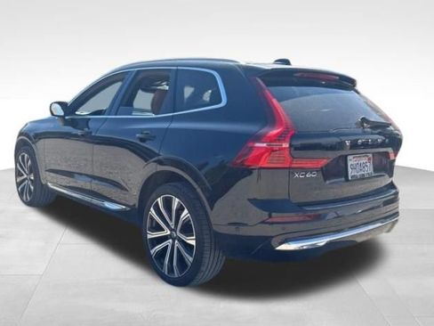 Used 2023 Volvo XC60 B5 Ultimate w/ Protection Package Premier FWD image 4