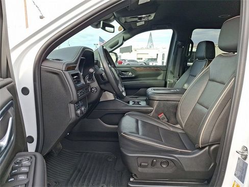 Used 2024 Chevrolet Suburban Premier image 13