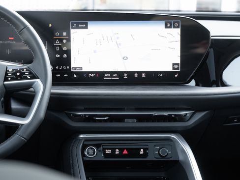 Certified 2025 Audi Q5 Premium w/ Convenience Package image 13