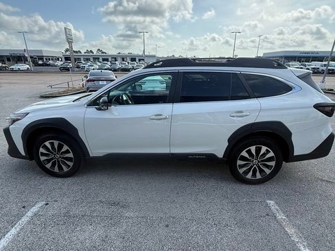 Used 2024 Subaru Outback Limited AWD/4WD image 4