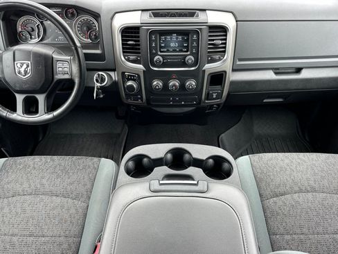 Used 2018 RAM 1500 Classic SLT w/ Luxury Group AWD/4WD image 15
