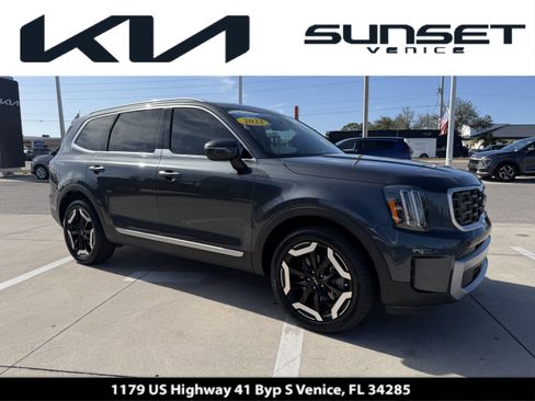 Certified 2023 Kia Telluride S image 1
