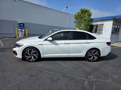 Used 2024 Volkswagen Jetta GLI Autobahn FWD image 4