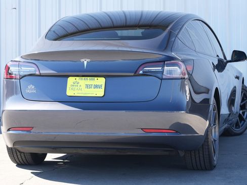 Used 2023 Tesla Model 3 Standard Range image 5