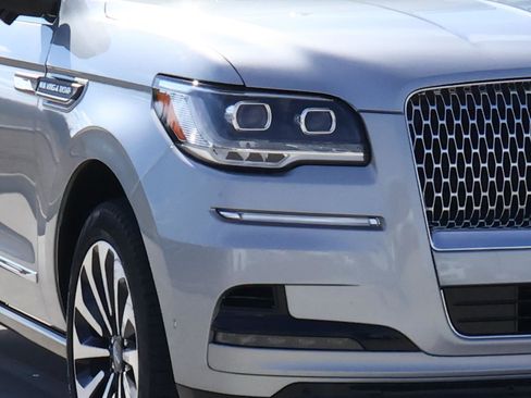 Used 2023 Lincoln Navigator Reserve image 7