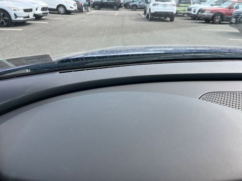 Used 2025 Hyundai Elantra SEL FWD image 35