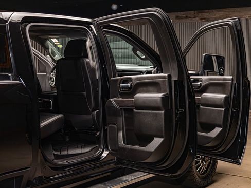 Used 2020 Chevrolet Silverado 3500 LTZ w/ LTZ Plus Package image 33