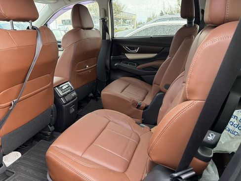 Used 2022 Subaru Ascent Touring w/ Popular Package #2A image 9