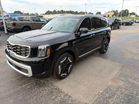 Used 2025 Kia Telluride S FWD image 7