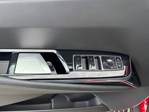 Used 2025 Cadillac Escalade ESV Sport Platinum w/ LPO, Floor Liner Package AWD/4WD image 30