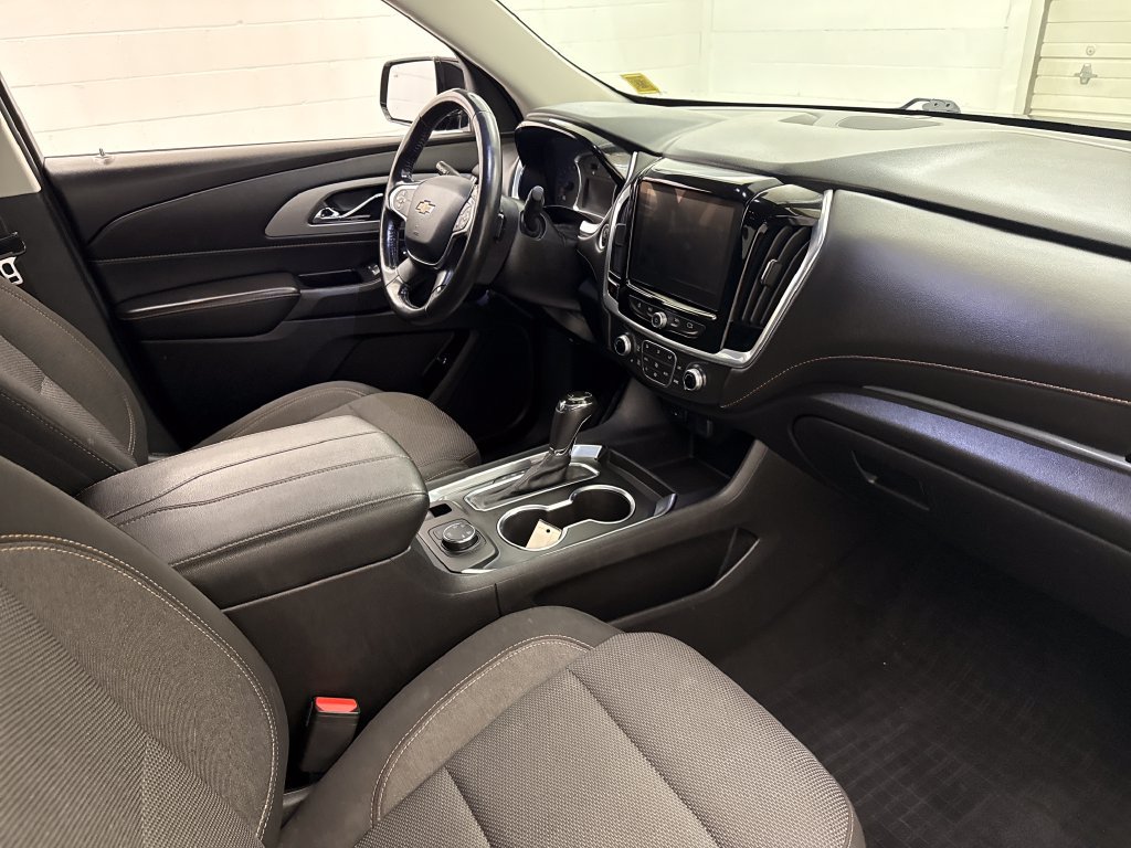 Used 2019 Chevrolet Traverse LT w/ LPO, Floor Liner Package AWD/4WD image 27