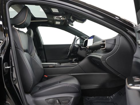 Used 2024 Toyota Crown Limited AWD/4WD image 8