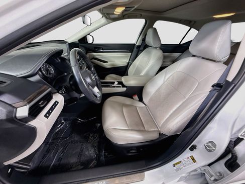 Used 2024 Nissan Altima 2.5 SL FWD image 22