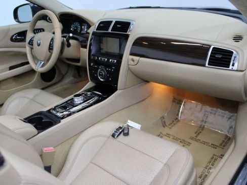 Used 2014 Jaguar XK Convertible image 23