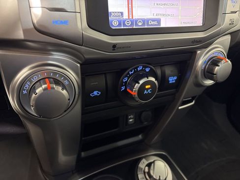 Used 2015 Toyota 4Runner SR5 image 30