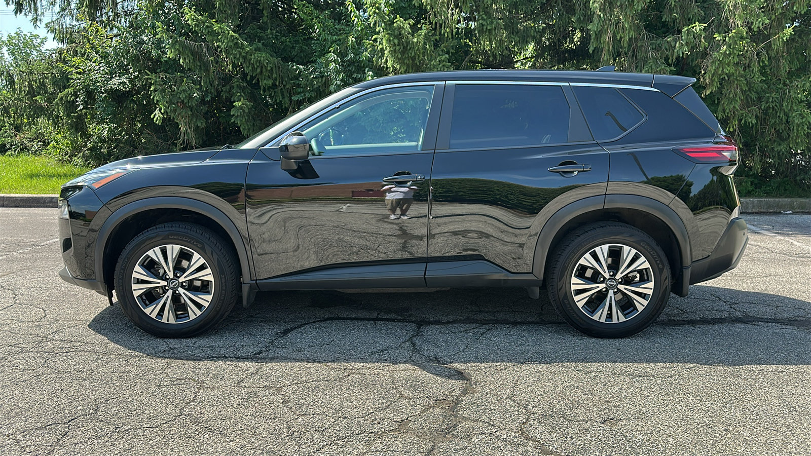 Certified 2023 Nissan Rogue SV AWD/4WD image 26