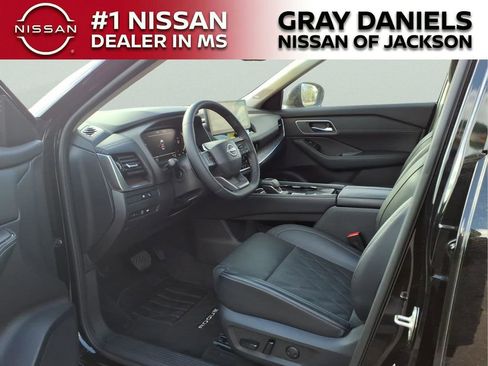 Certified 2025 Nissan Rogue Platinum w/ Platinum Premium Package image 24