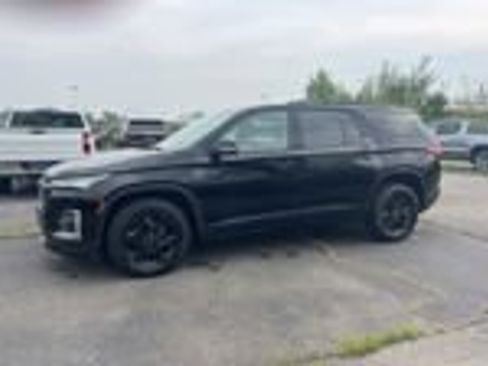 Used 2023 Chevrolet Traverse LT FWD image 4