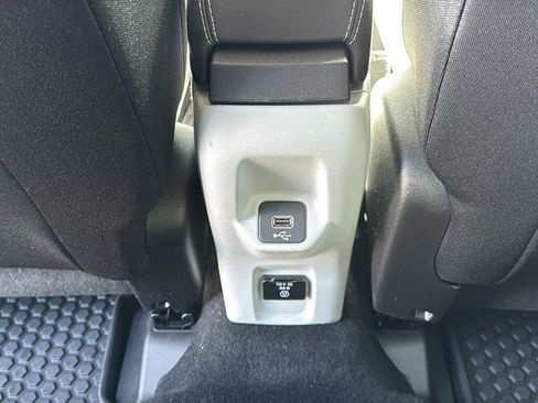 Used 2022 Jeep Renegade Latitude w/ Convenience Group AWD/4WD image 15