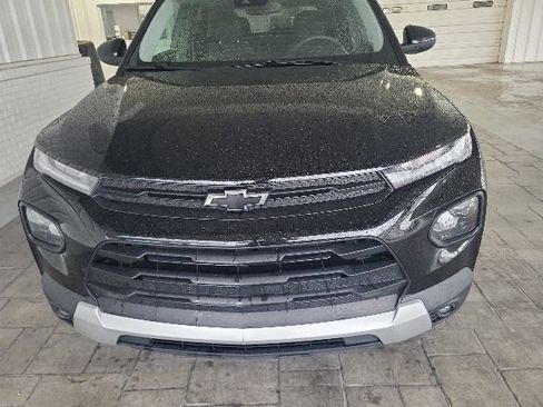 Used 2022 Chevrolet TrailBlazer LT w/ LPO, Blackout Package FWD image 5