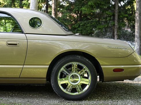 Used 2005 Ford Thunderbird RWD image 5