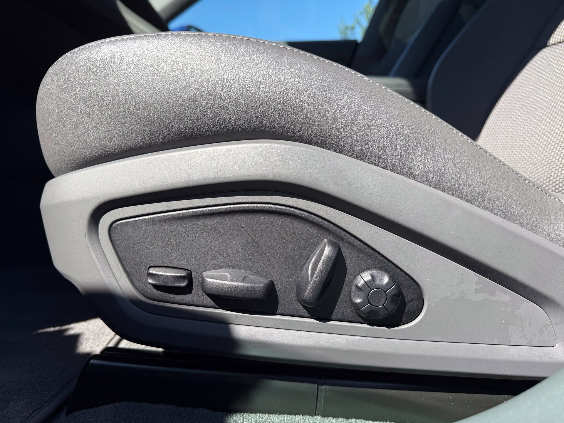 Certified 2023 Porsche Taycan 4S AWD/4WD image 29