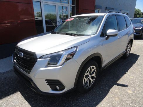 Used 2023 Subaru Forester Premium AWD/4WD image 4