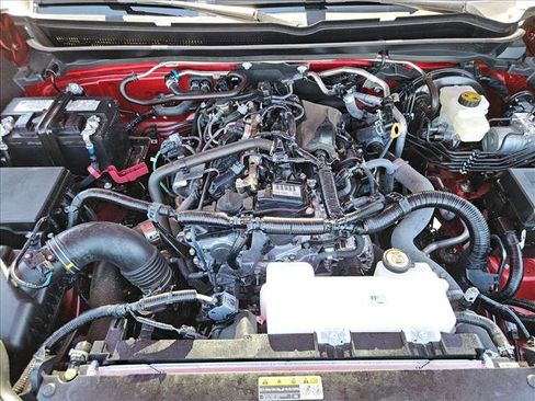 Certified 2025 Toyota Tacoma SR5 AWD/4WD image 27