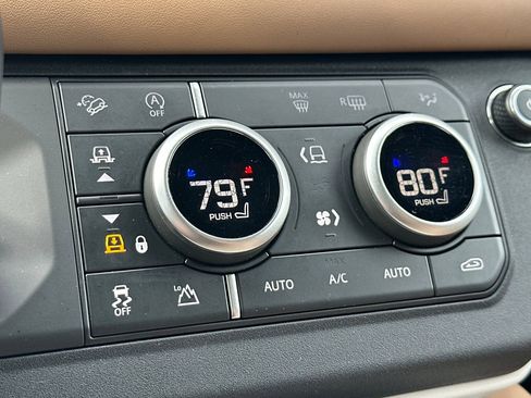 Used 2025 Land Rover Defender 110 S image 23